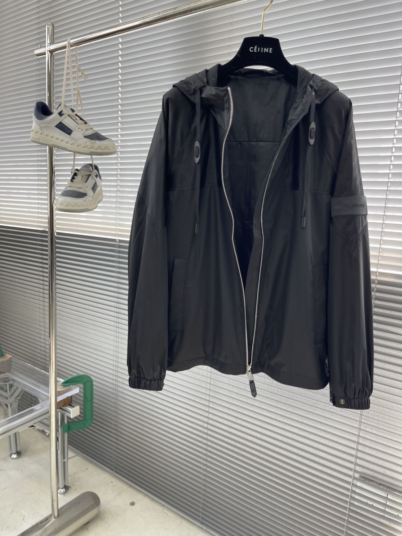 l0vis Vvtt0n outwear